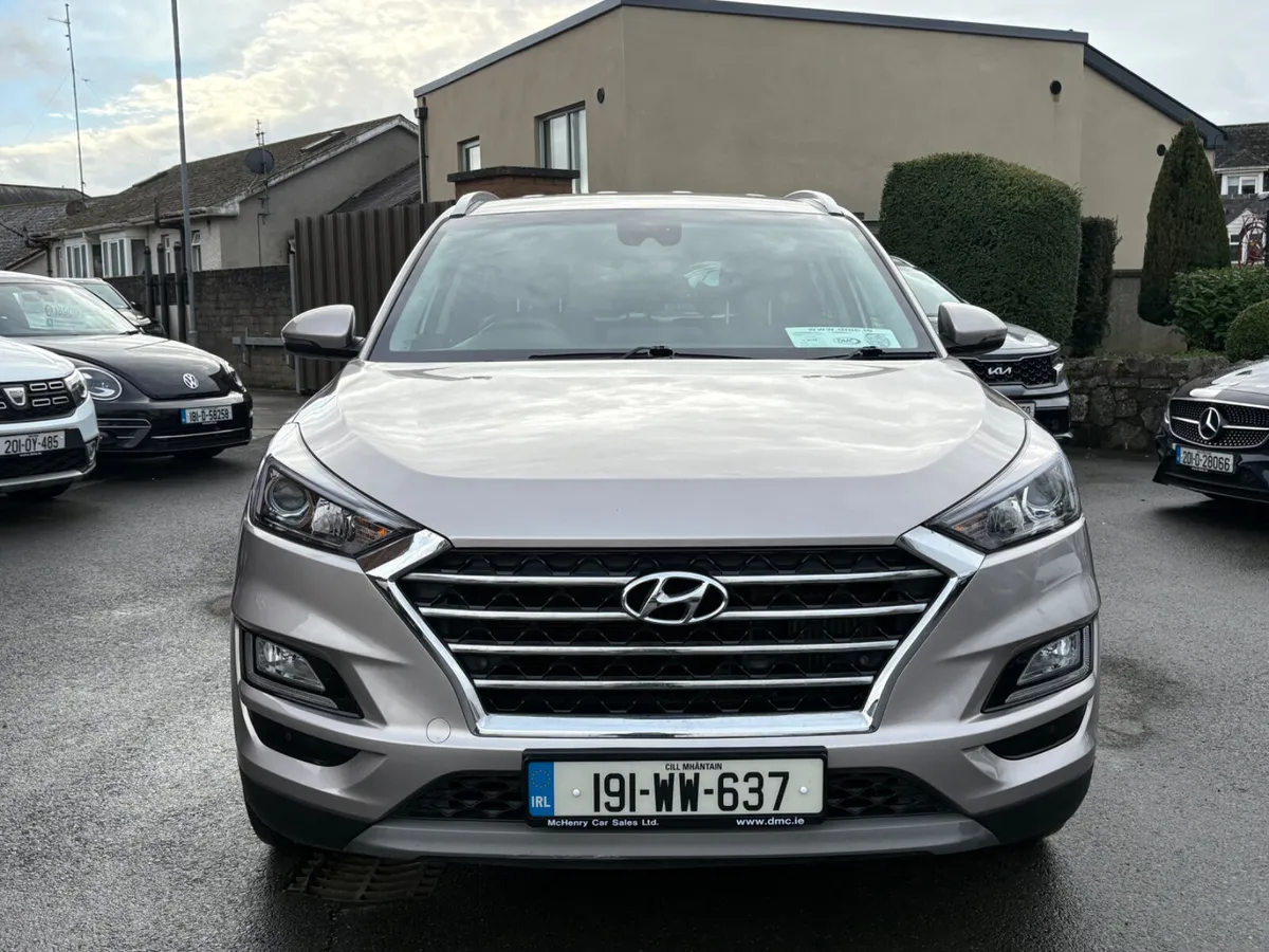 191 Hyundai Tucson Executive Plus Auto 1.6 Diesel - Image 2