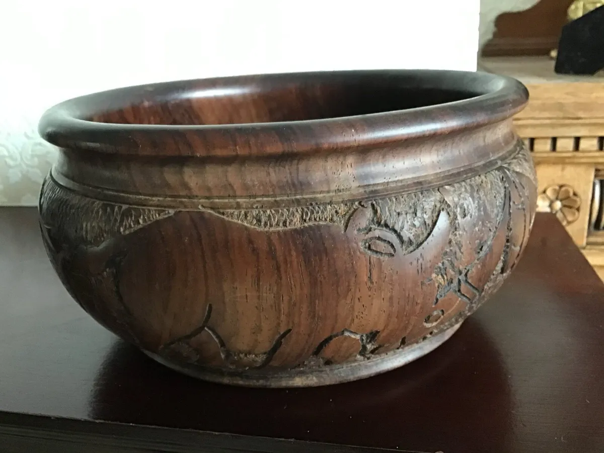 Vintage Hnd Carved African Bowl.Jungle Themed - Image 3