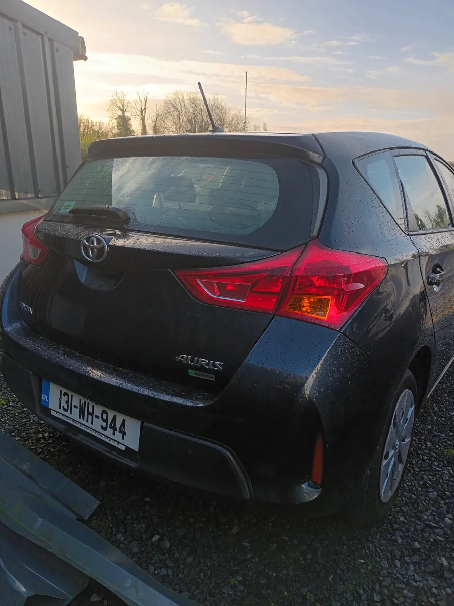 Toyota Auris 2013 - Image 4
