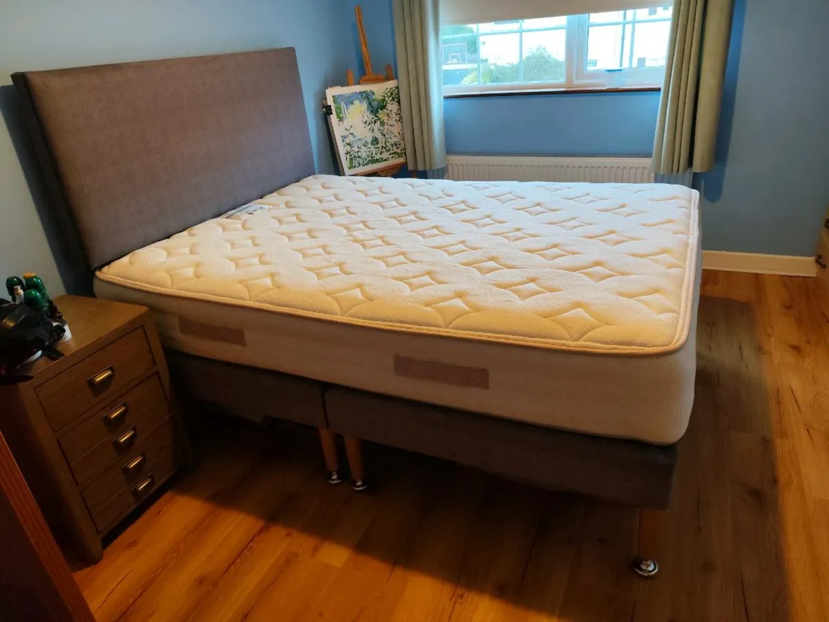 Mattress and bed frame - Image 2