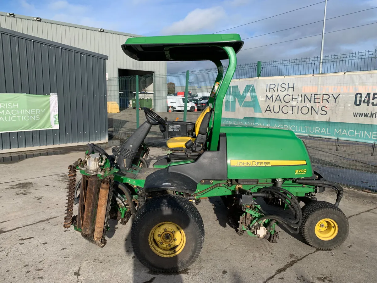 UNRESERVED JOHN DEERE 8700PC FOR AUCTION - NAAS - Image 2