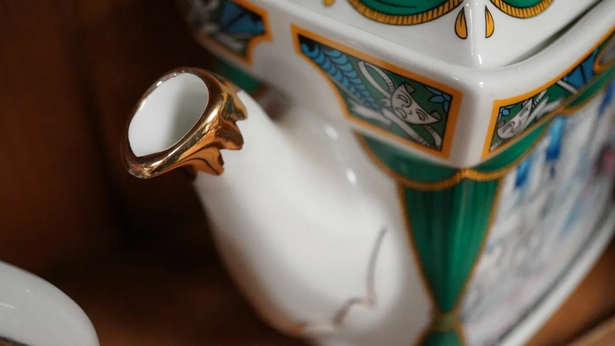 Sadler Teapot - Image 3