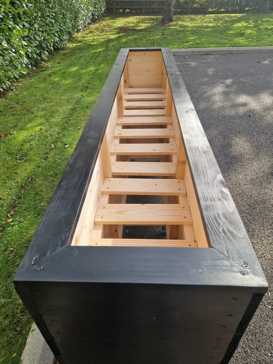 Café Planters - Image 3