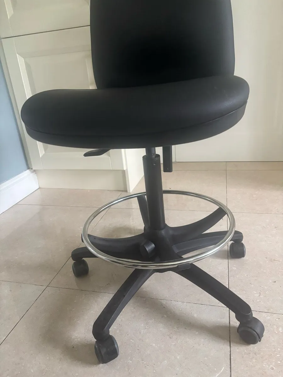 Office chair - Image 2