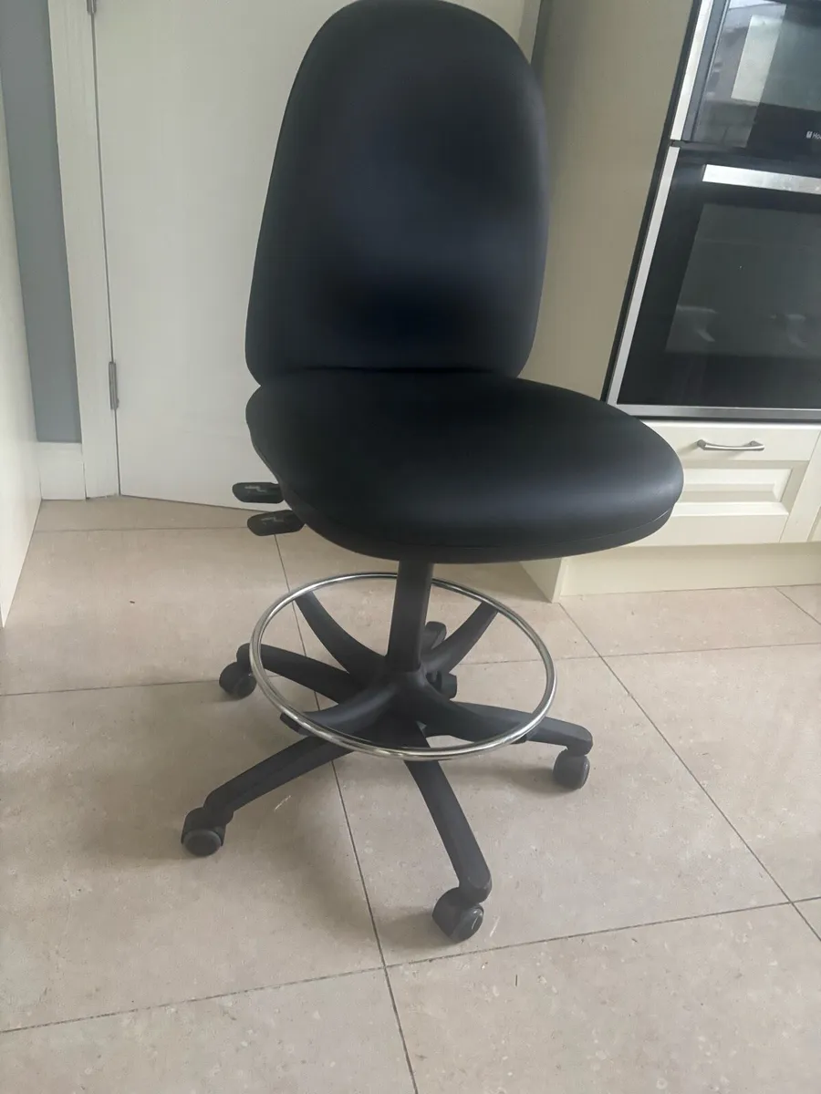 Office chair - Image 3