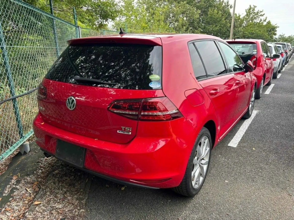 Volkswagen Golf TSI COMFORT LINE - FACTORY ALLOYS - Image 2