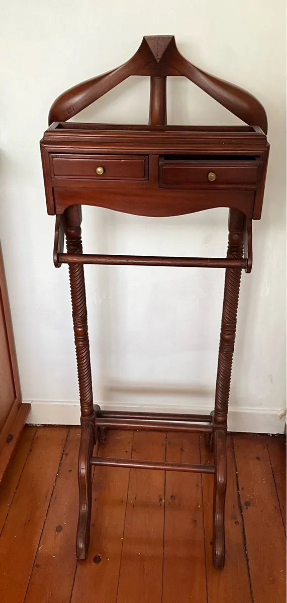 Vintage Traditional Classic Mahogany Valet Stand - Image 1