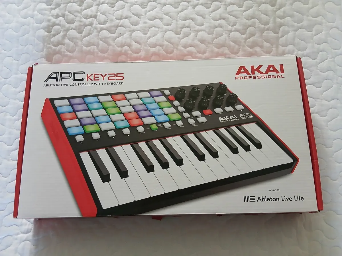 AkaI Professional APC Key25 Keyboard QUICK SALE - Image 2