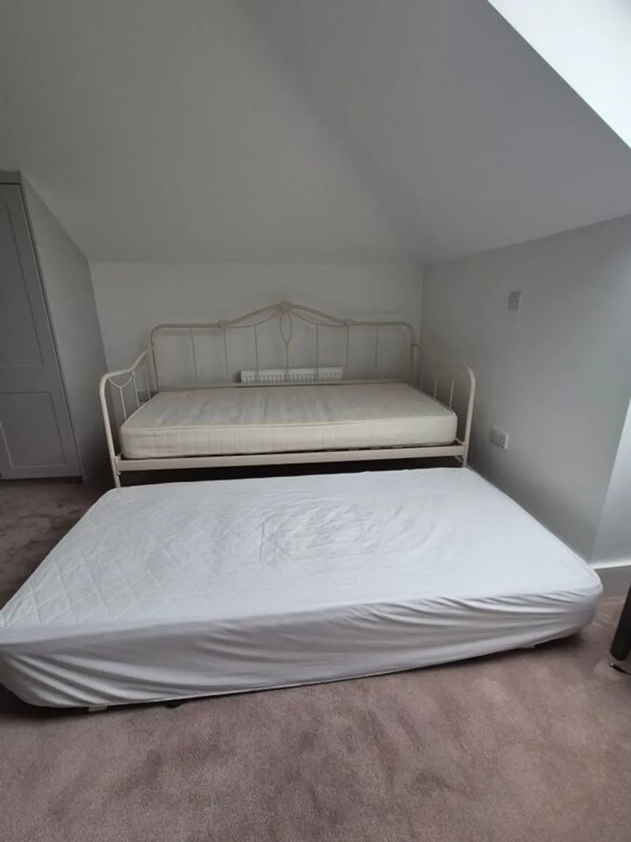 Laura Ashley Daybed + Trundle + Matresses - Image 2