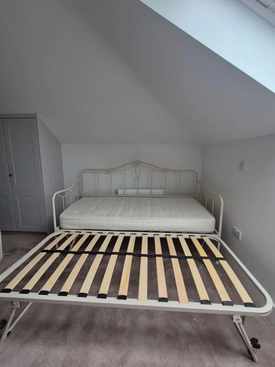 Laura Ashley Daybed + Trundle + Matresses - Image 3