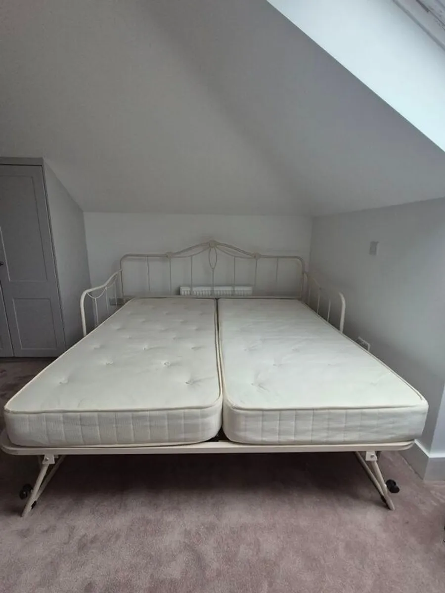 Laura Ashley Daybed + Trundle + Matresses - Image 4