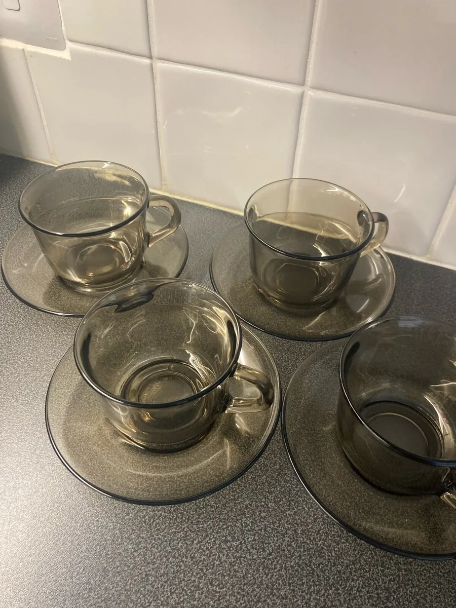 Arcoroc France brown tint 4 place setting - Image 3