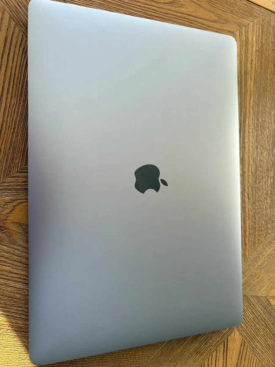 MacBook Pro 2019 - Image 1