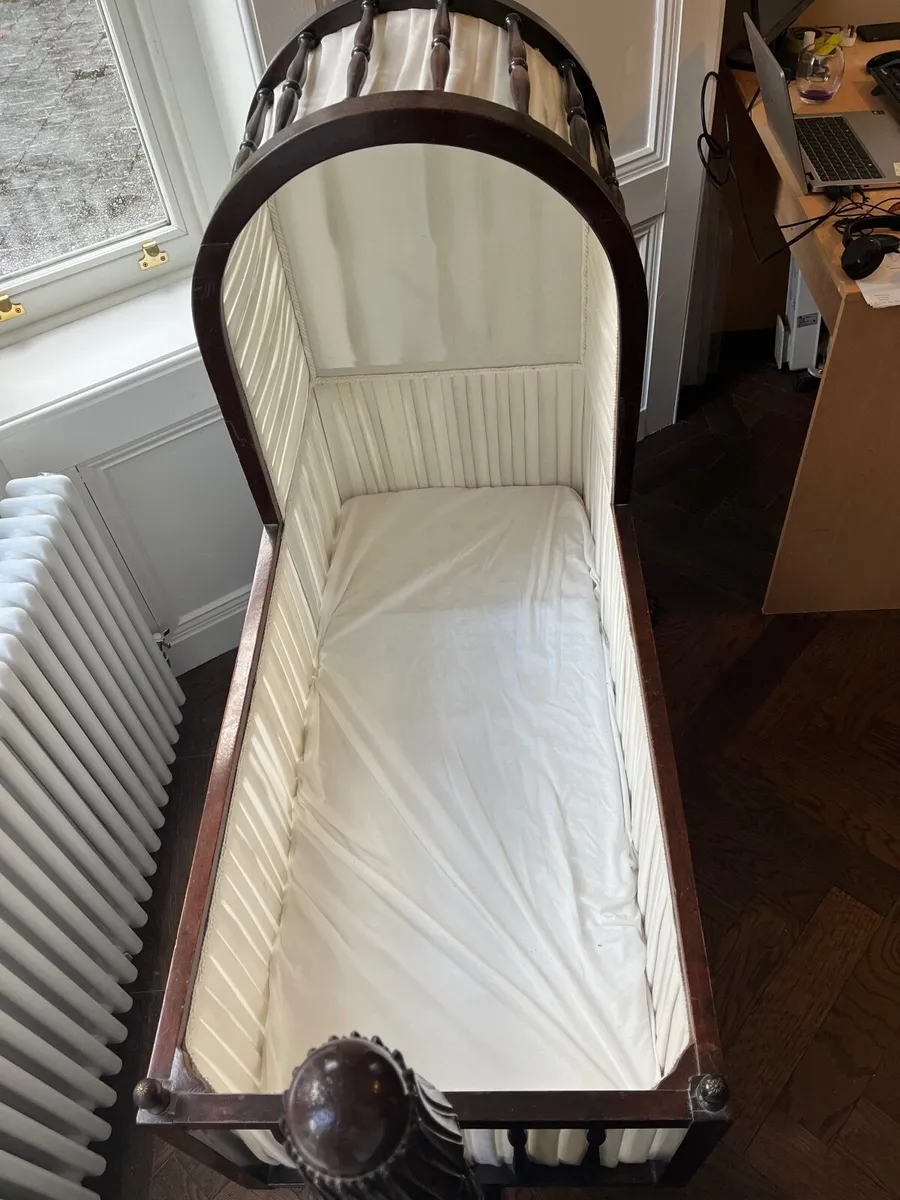 Period Mahogany Crib / Cot - Image 2