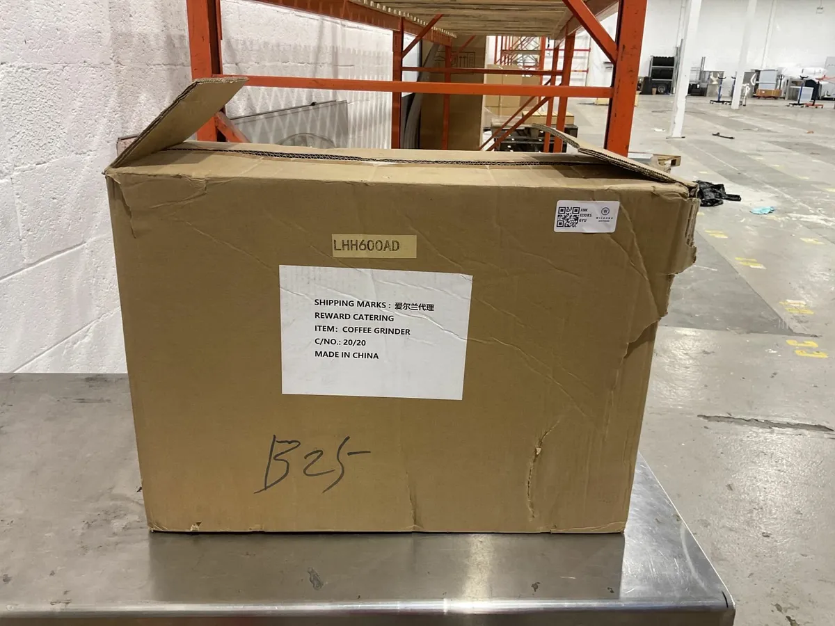 Online Auction Of A White Coffee Grinder & More! - Image 1