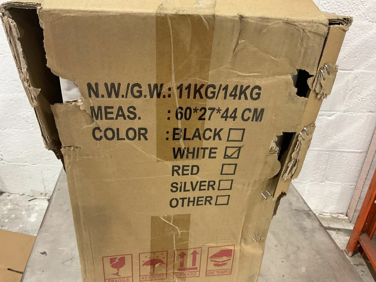 Online Auction Of A White Coffee Grinder & More! - Image 3