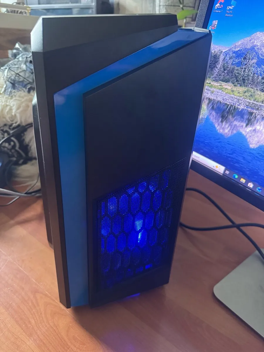 I7 game pc+ monitor - Image 4