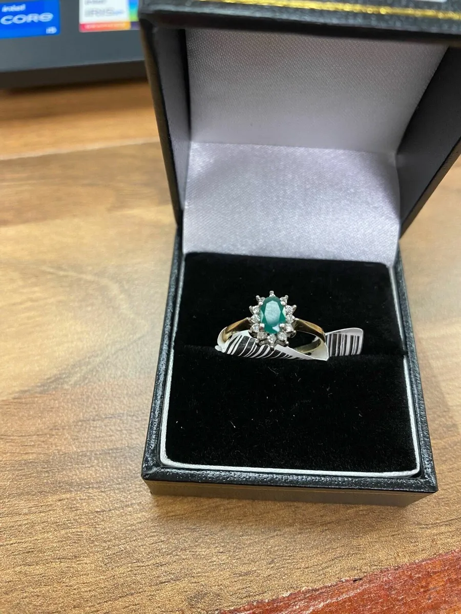 9K Emerald Diamond Ring 9CT - Image 3