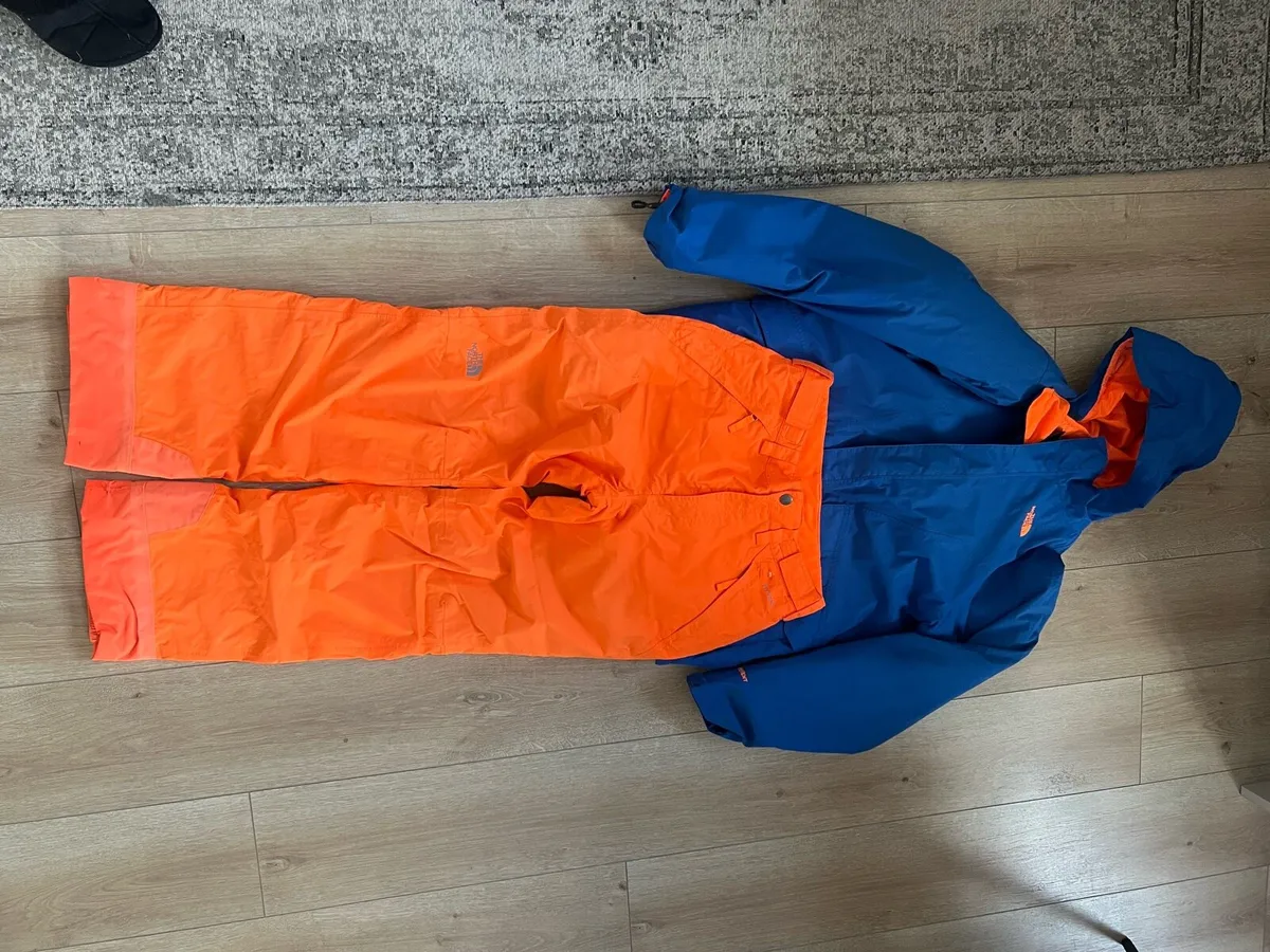 Ski clothes - Image 1