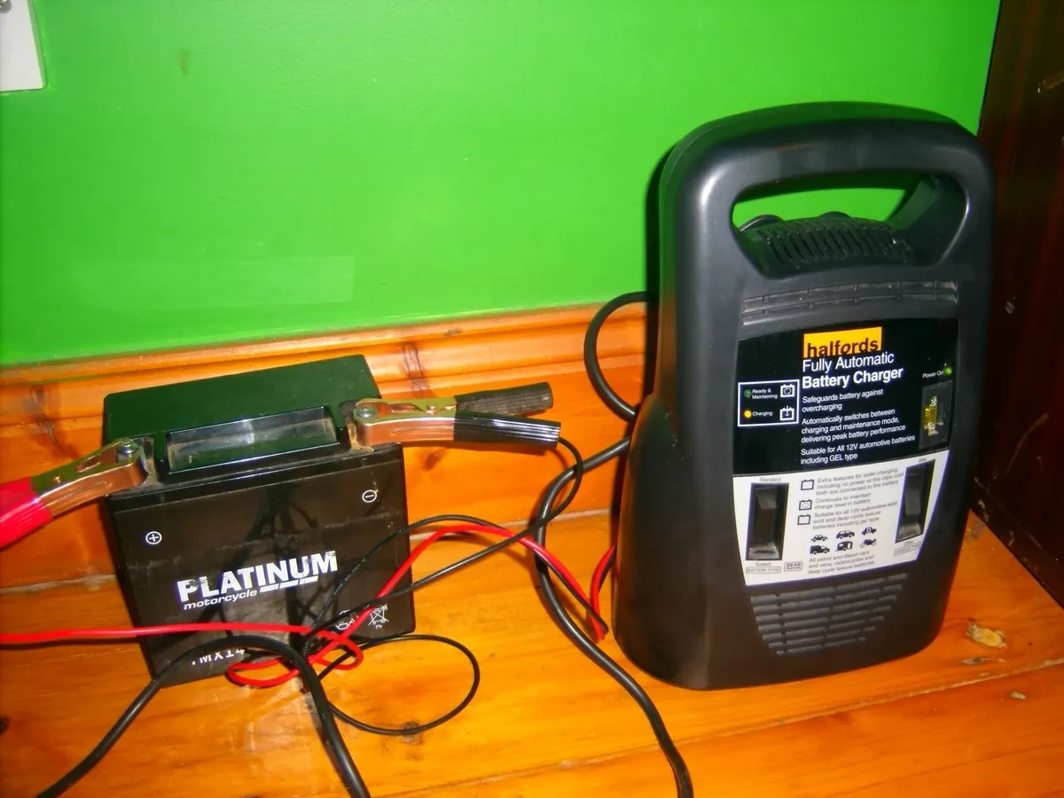 car battery charger - Image 1