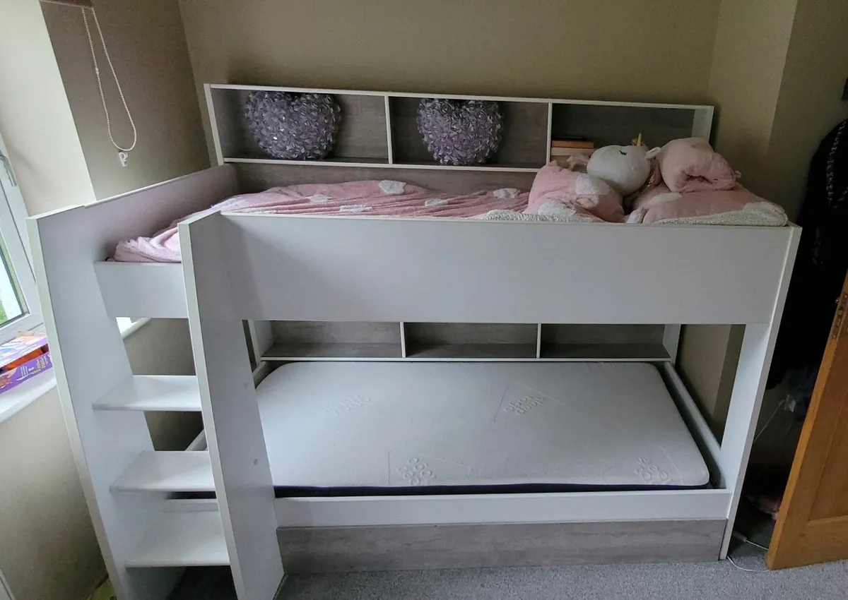 bunk bed - Image 1