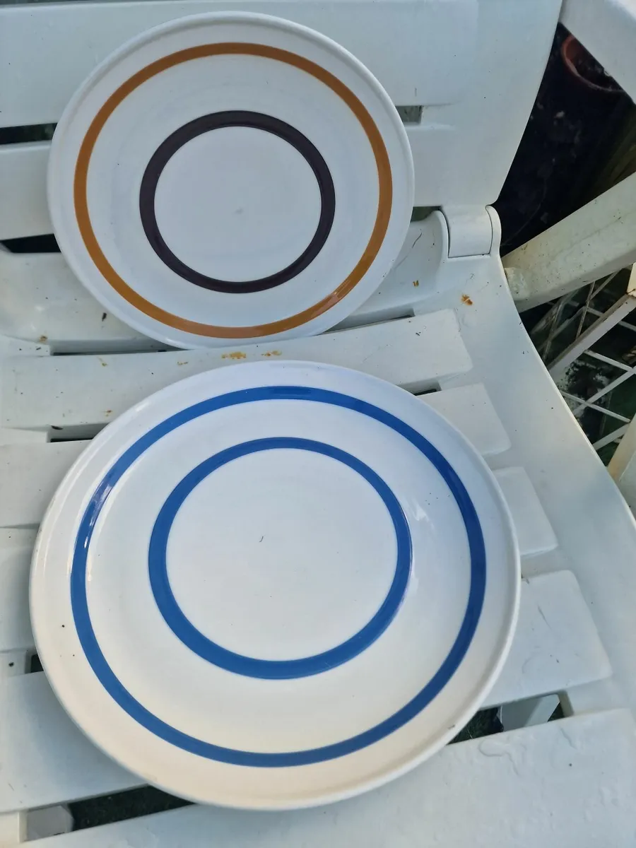 Carrigaline pottery. - Image 2