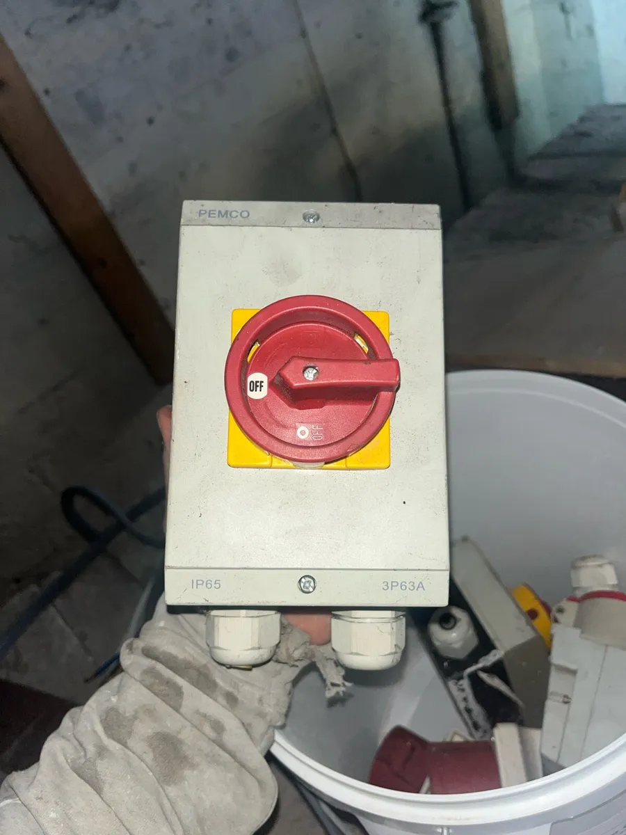 3 Pole safety switch x2