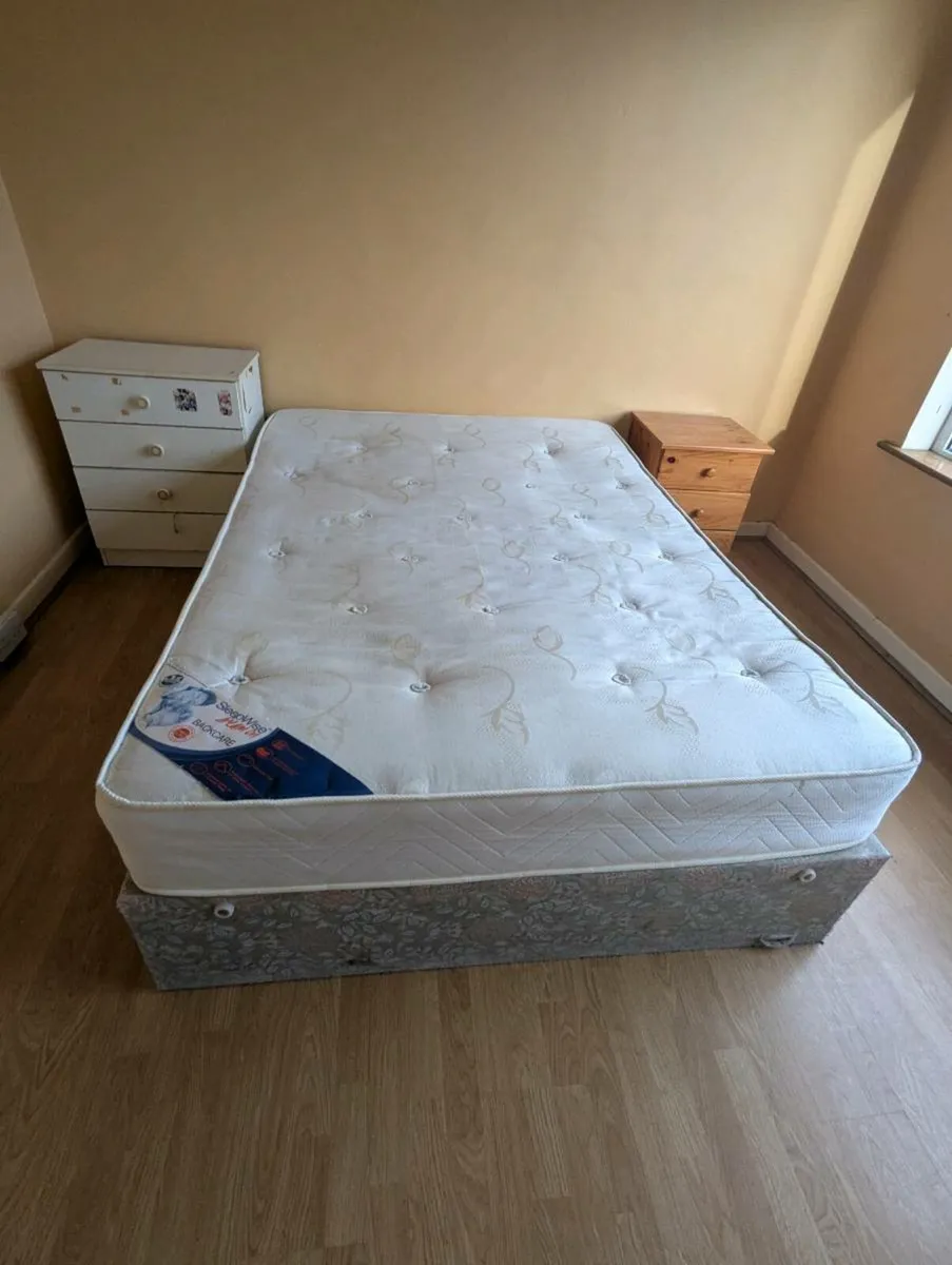 Double bed - Image 3