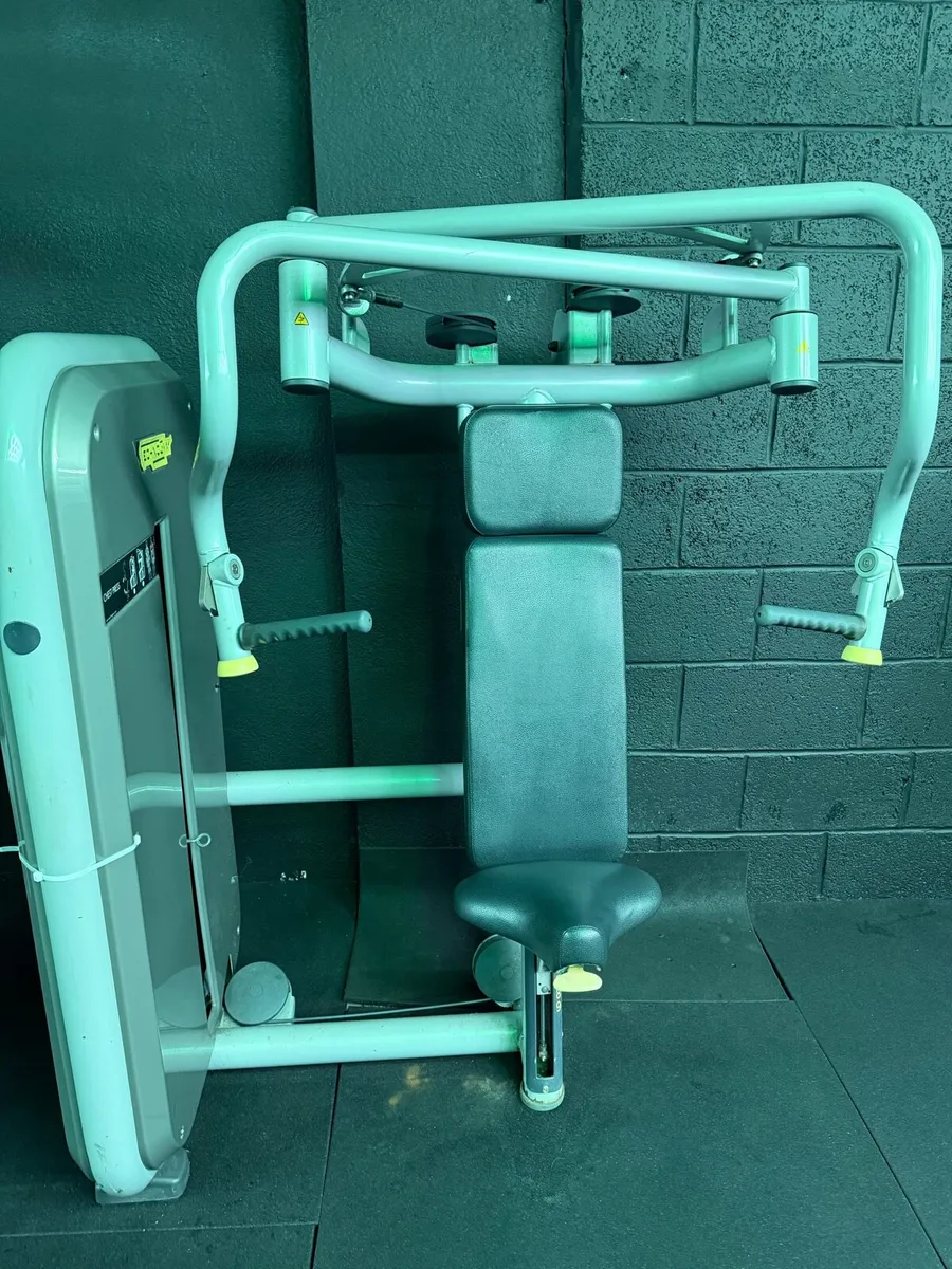 Technogym chest press - Image 1