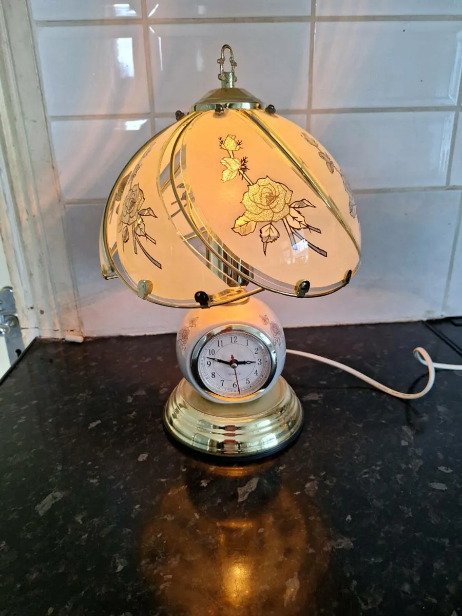 Lovely touch lamp with clock - Image 2