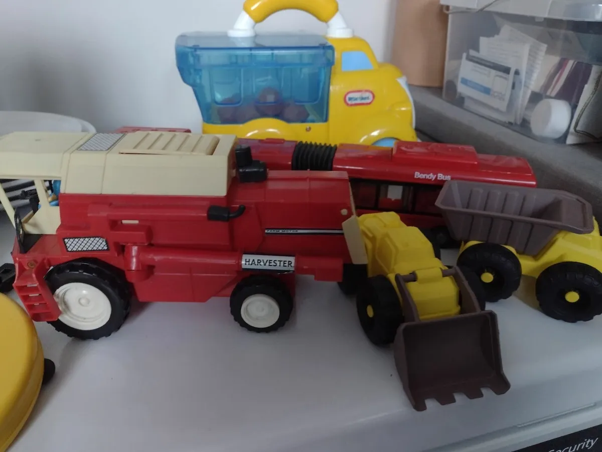 Kids truck, flexi bus & Harvester - Image 3