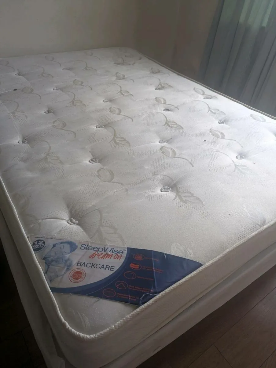 Double bed - Image 2