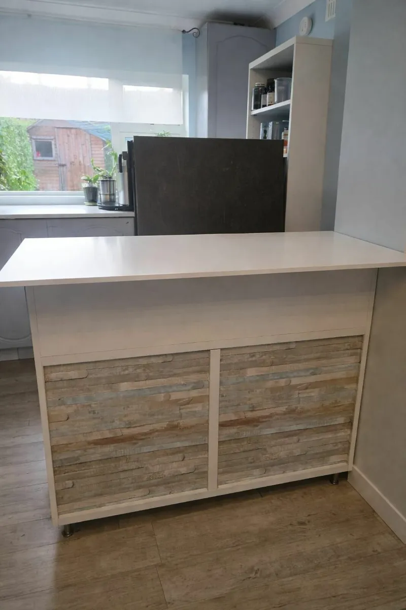 White Kitchen Island
