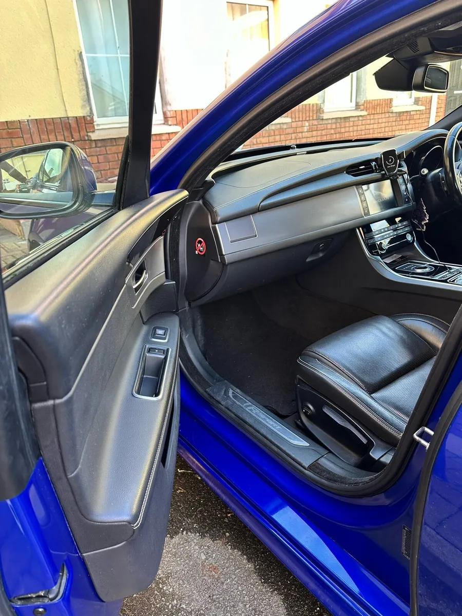 Jaguar xf r-sports - Image 4