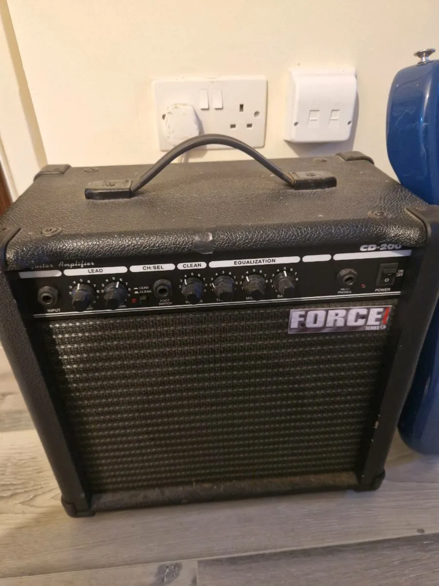 Electric guitar - Image 4