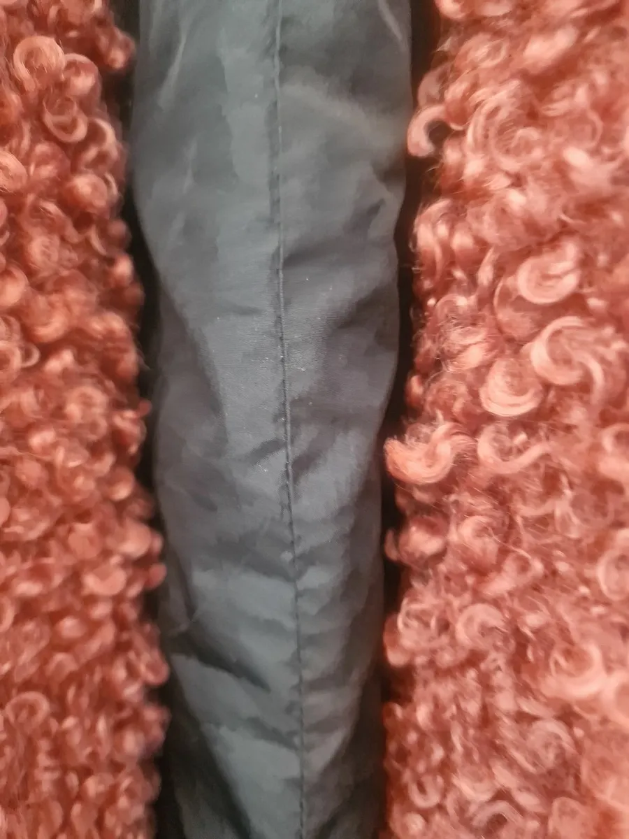 Ladies fur coat . - Image 2