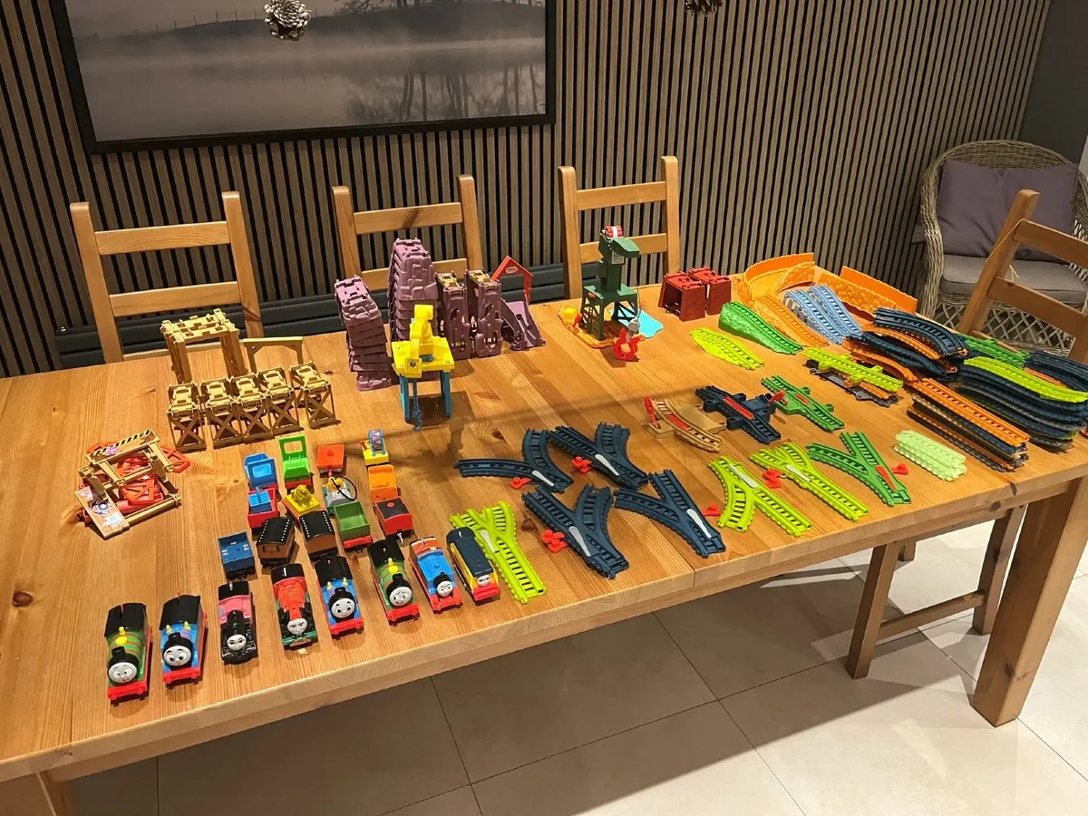FISHER PRICE Thomas and Friends Playsets - Image 2