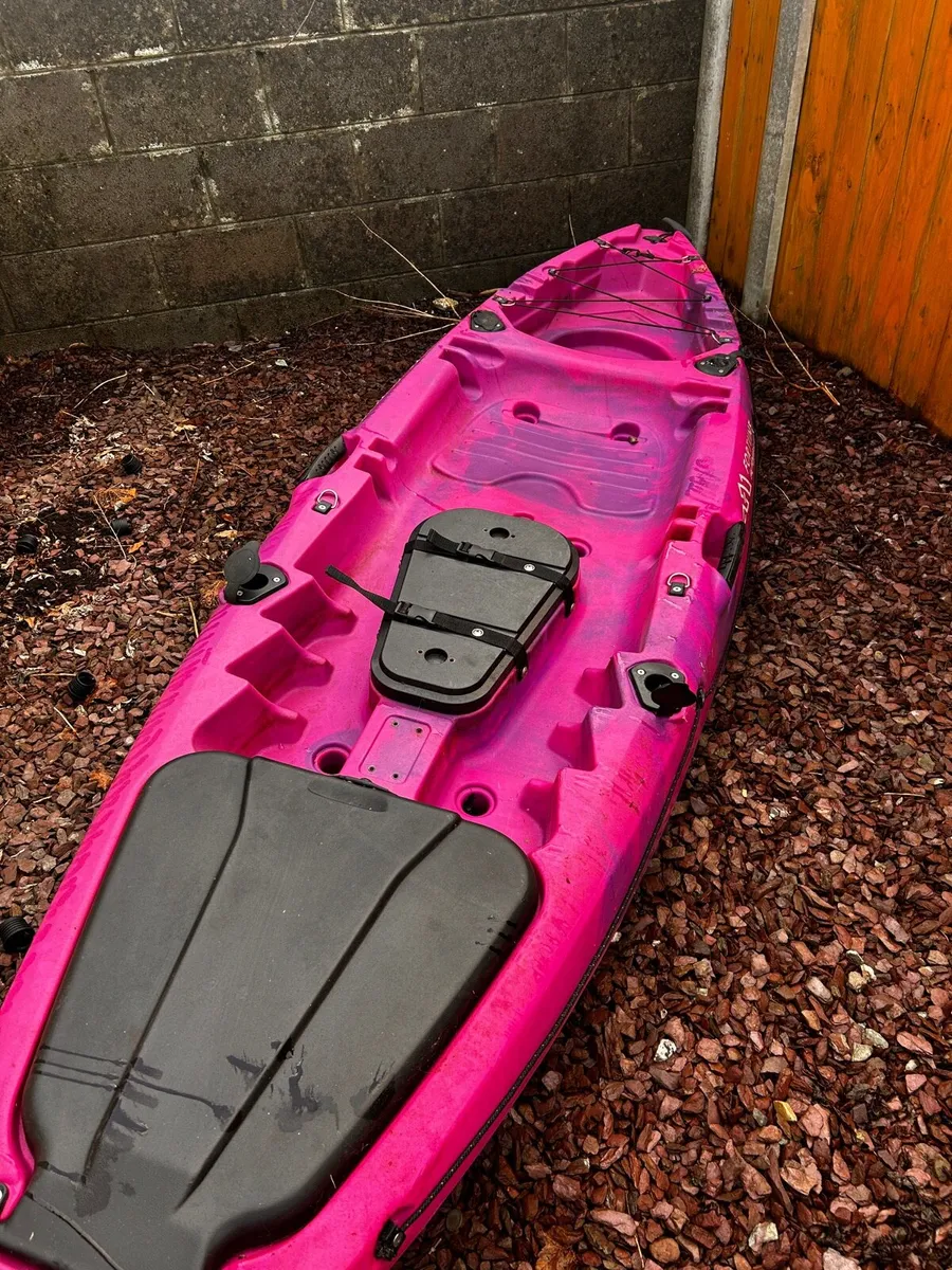 Kayak/ Paddle/Lifejacket - Image 1