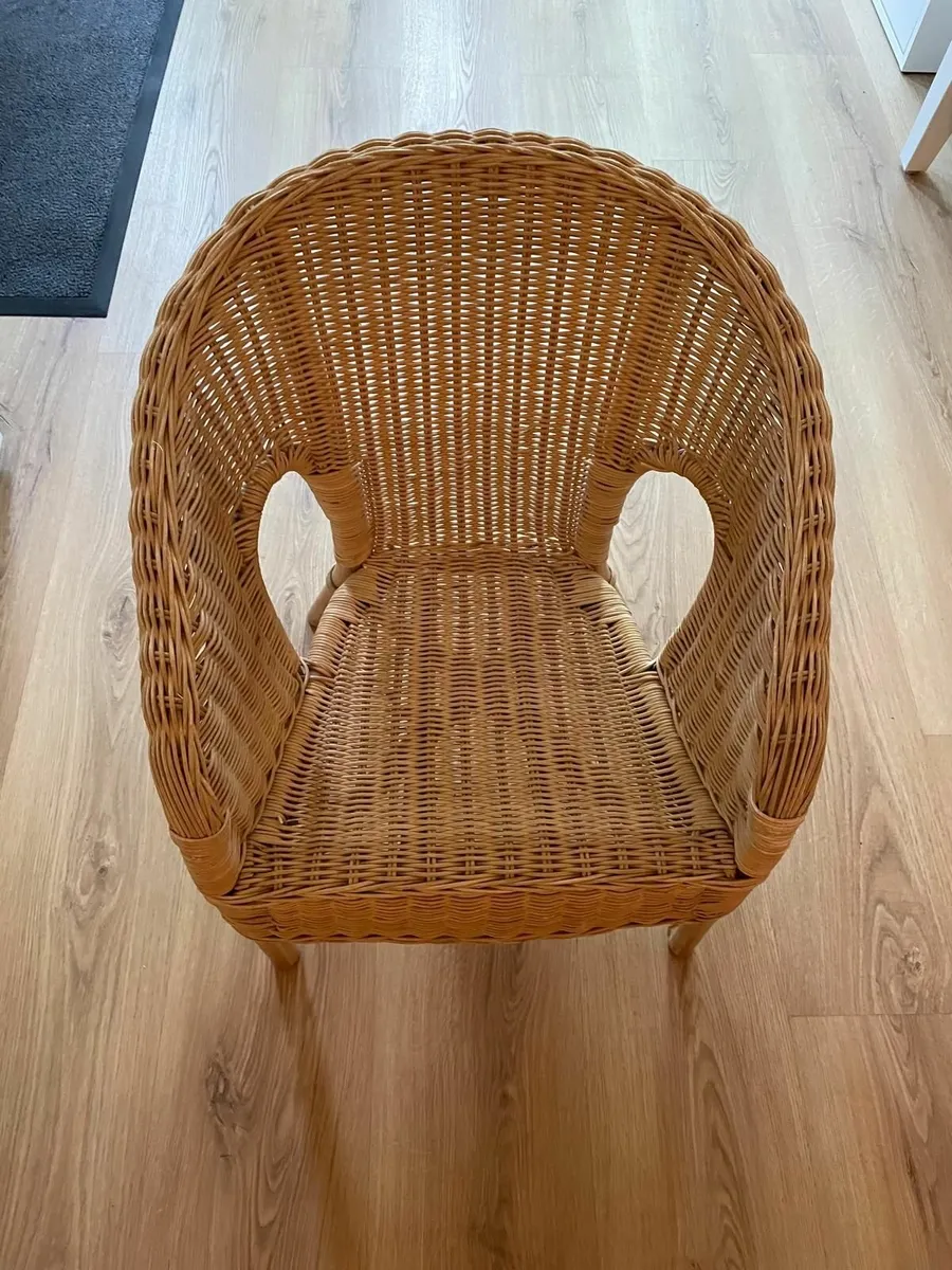Kids Chair in excellent condition - Image 3