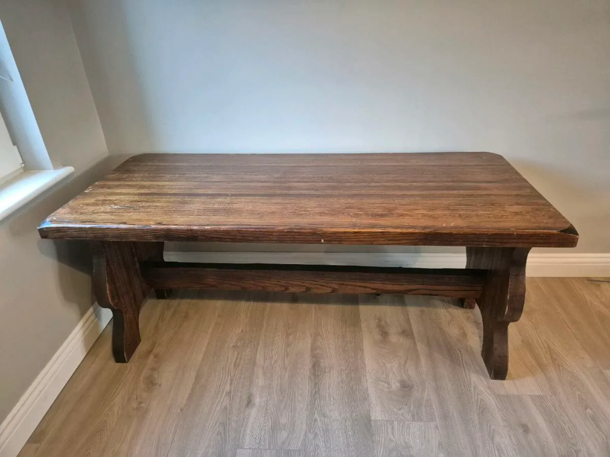 Solid Oak 6 seater table and chairs - Image 2