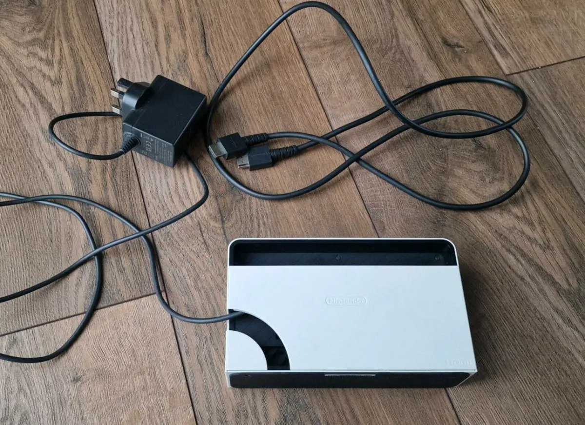 Nintendo Switch Oled - Image 4