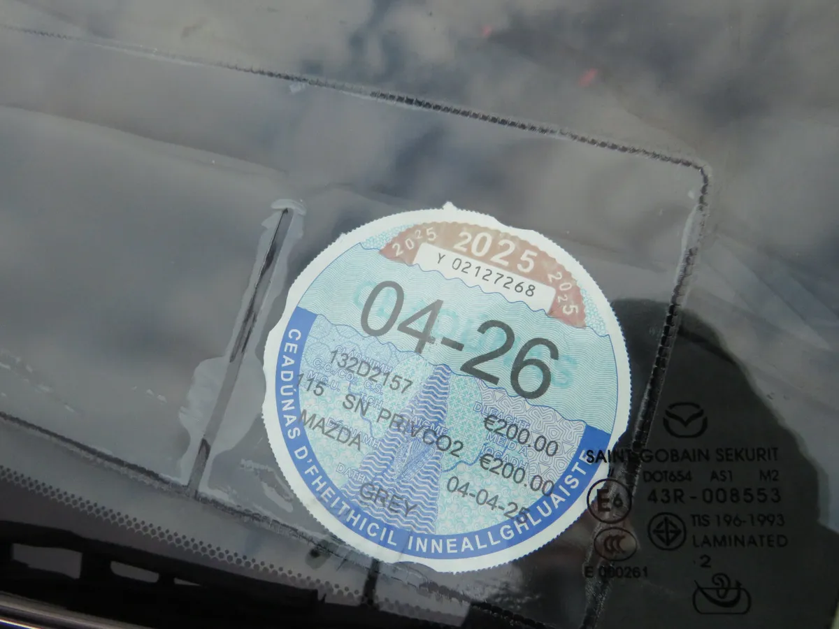 Mazda Mazda3 2013 LOW MILEAGE DIESEL 4DR - Image 3