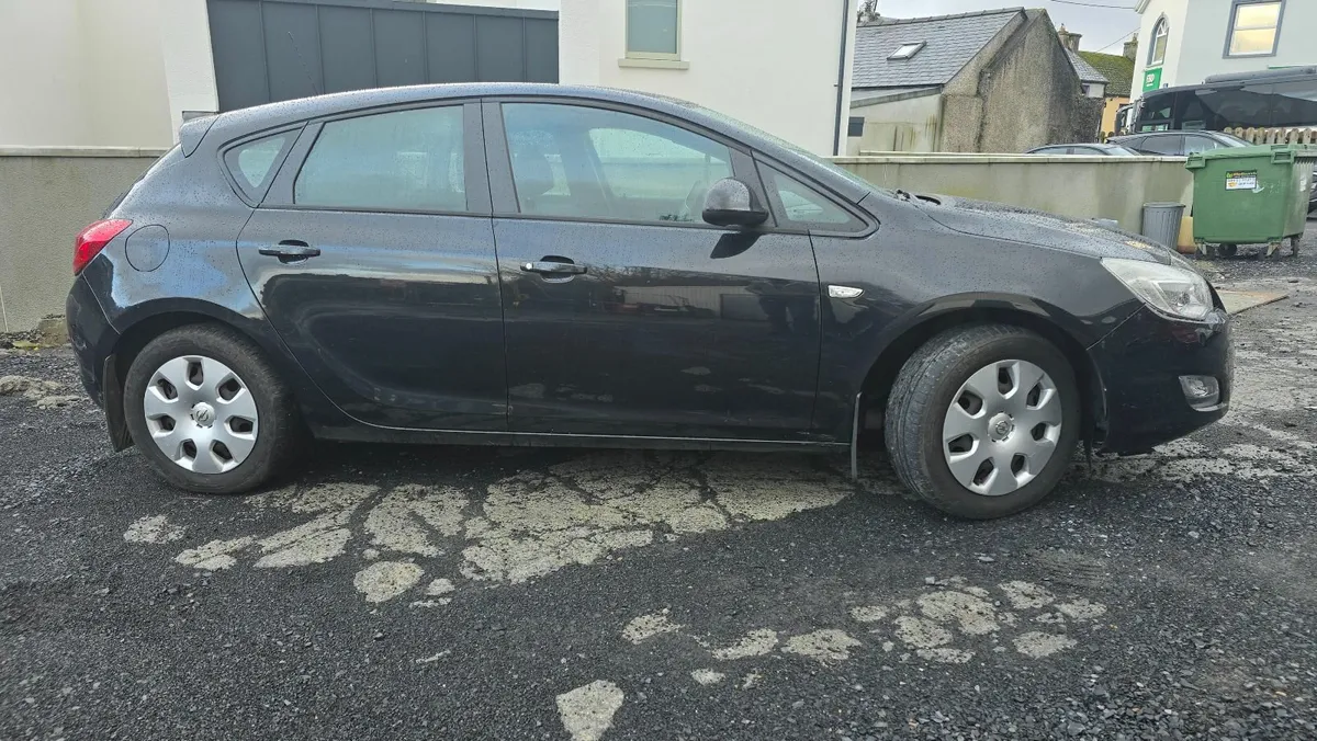 Opel Astra 2013 - Image 3