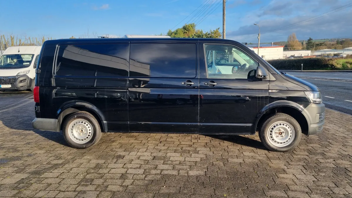201 VW TRANSPORTER TWIN SIDE DOORS WITH A/C - Image 4