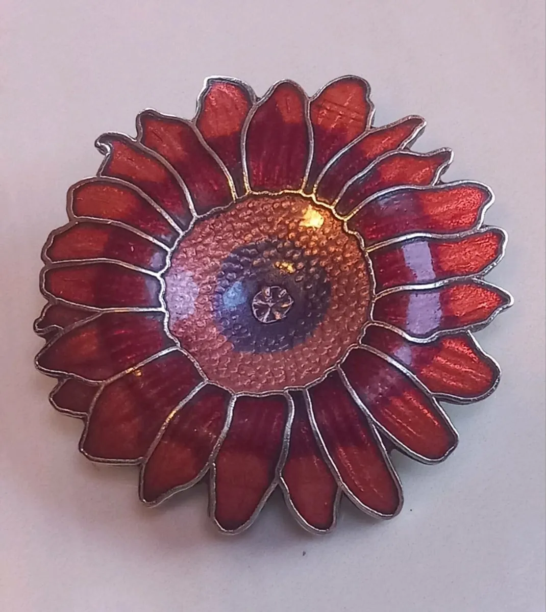 Red sunflower enamel brooch, no damage D18 post 3e - Image 4