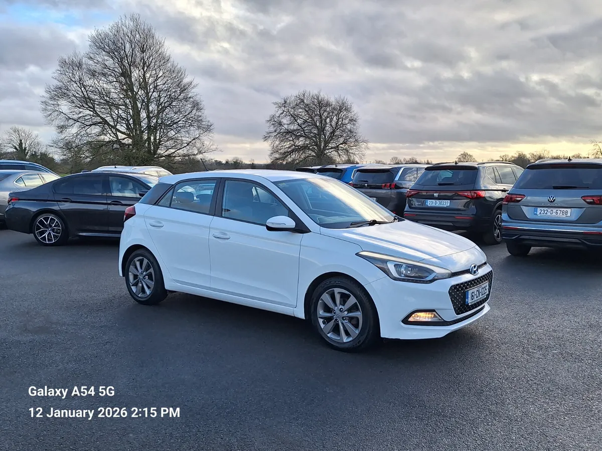 Hyundai i20 1.2 Petrol Deluxe *High Spec - Image 1
