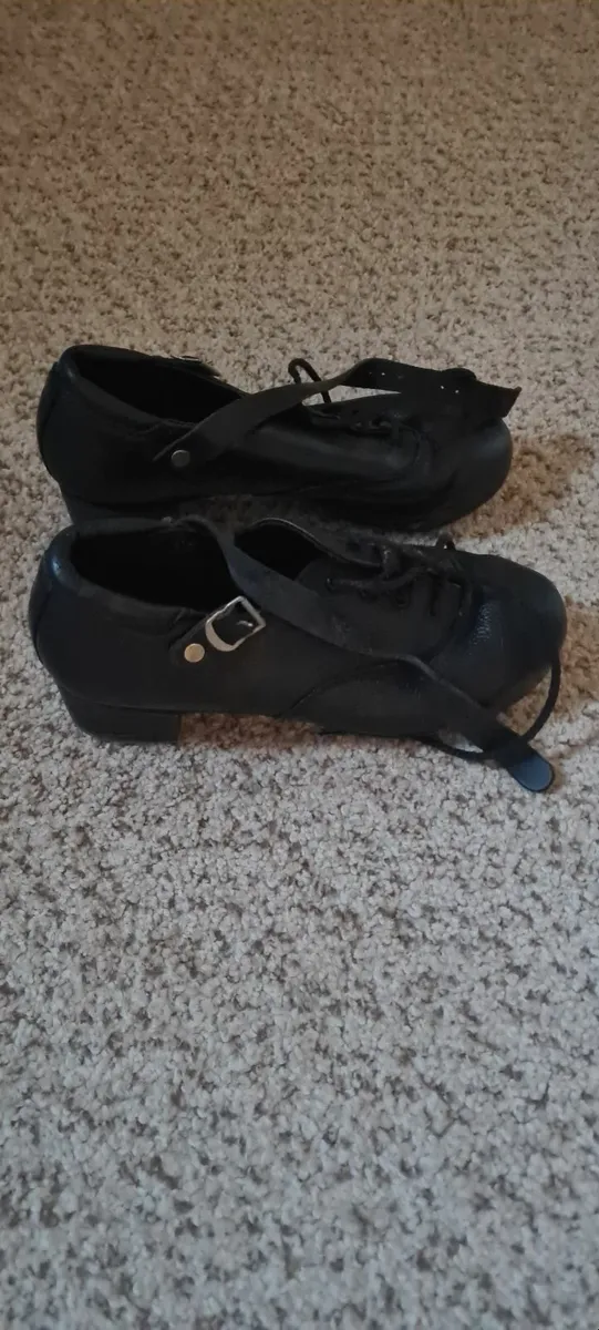 Dancing shoes - Image 1