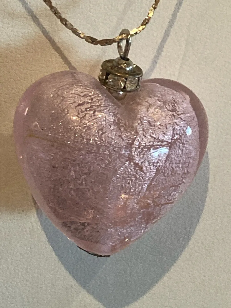Glass pink heart pendant - Image 3
