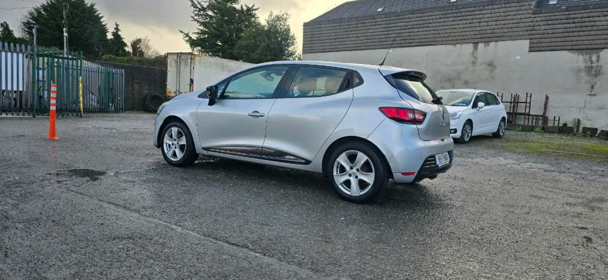 Renault clio - Image 2