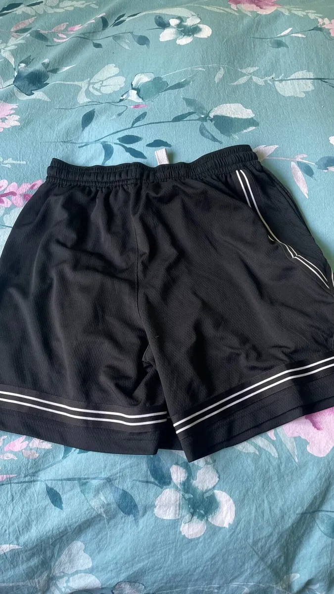 Nike shorts large - Image 2
